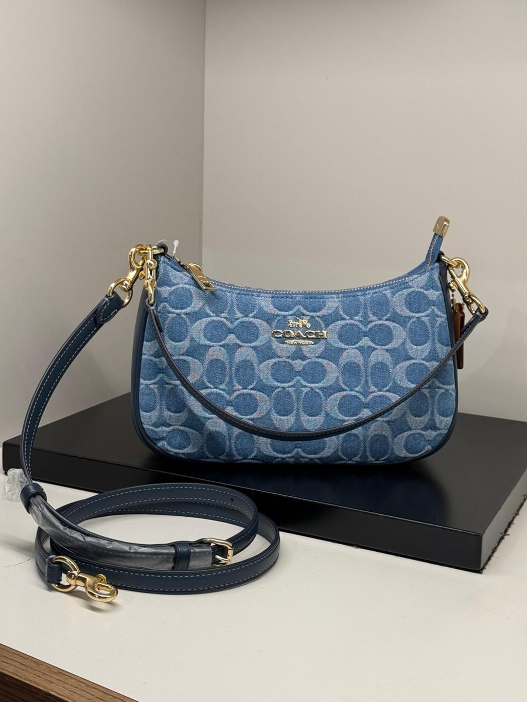 Coach CAF82 Denim/Natural Teri Shoulder Bag Signature Denim Outlet